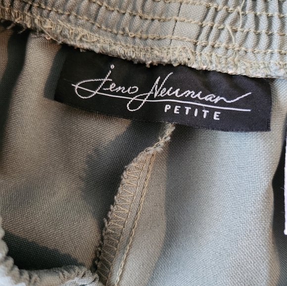 Capri Pull on Style Sage color Vintage - Picture 6 of 10